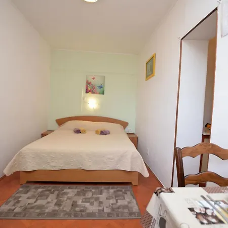 Vladislav Apartment *